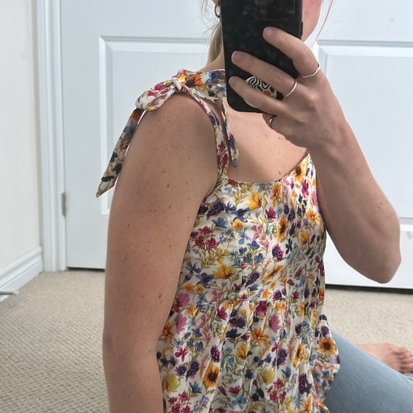 Floral Flowy Top - Picture 2 of 5